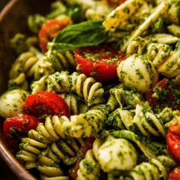 Pesto pasta salad