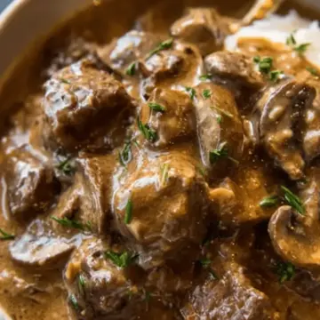 Slow Cooker Beef Stroganoff Stew