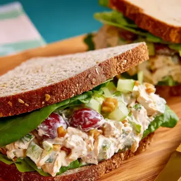 No-Chicken Salad Sandwich