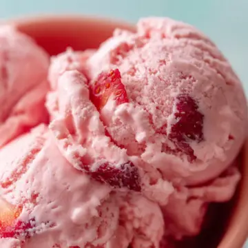 Homemade Strawberry Ice Cream