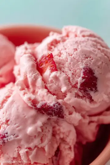 Homemade Strawberry Ice Cream