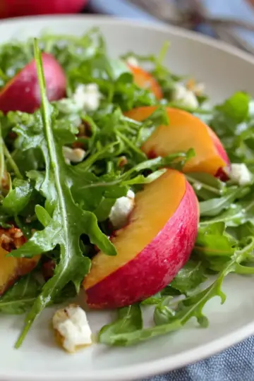 Peach and Arugula Salad